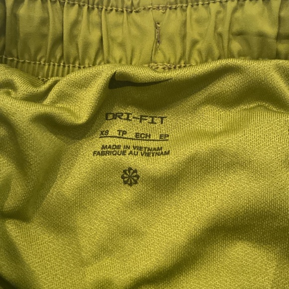 Nike dry fit running shorts - Picture 4 of 4